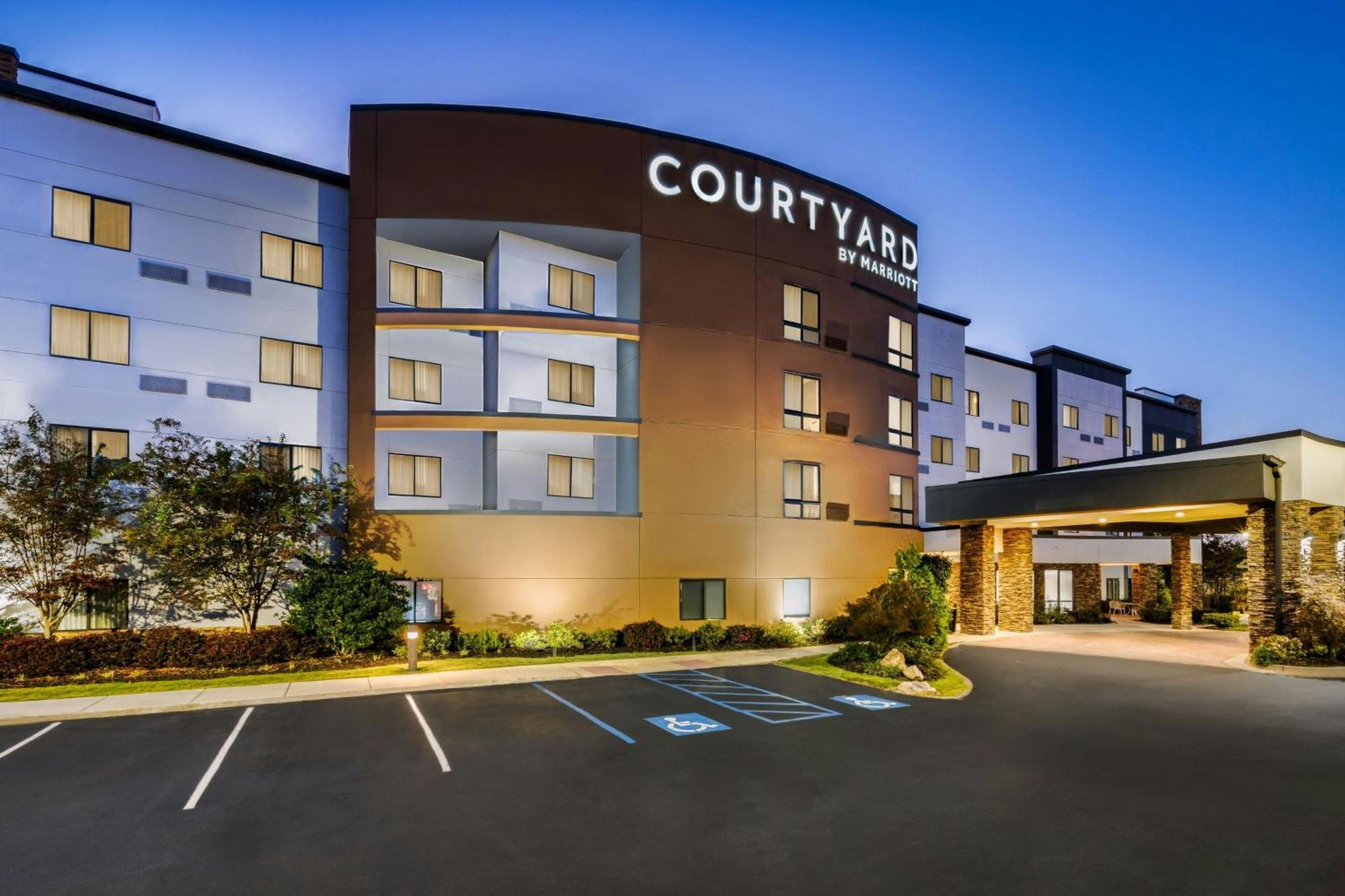 Courtyard By Marriott Auburn Hotel Exterior photo